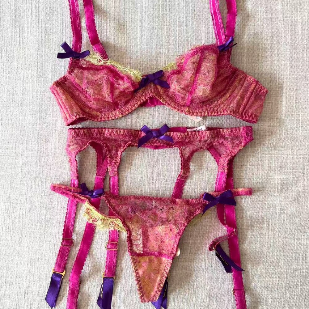 Rare Agent Provocateur Ariel Pink Lace 3 PC Set Bra 34B Thong SZ2 Suspender SZ2